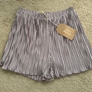 Lilac pleated short